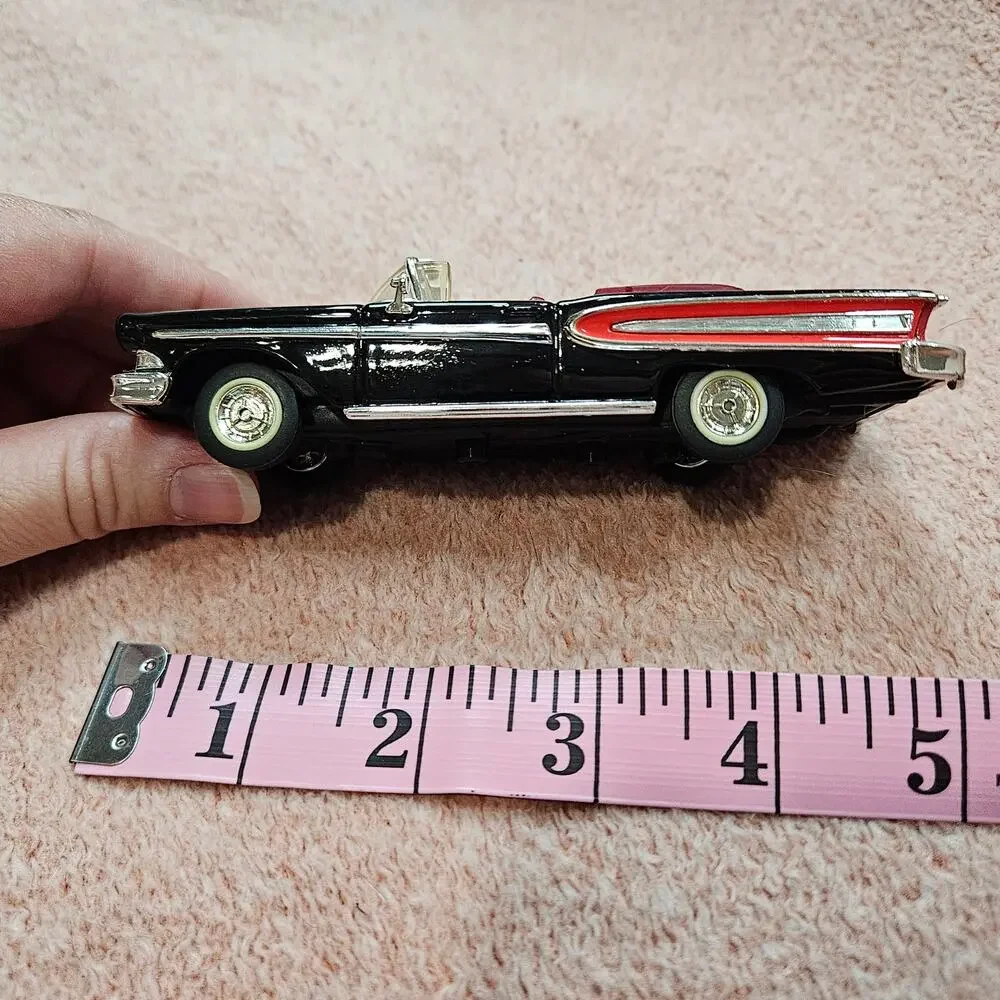 Road Signature 1958 Edsel Citation Convertible 1:43 Scale Diecast Model